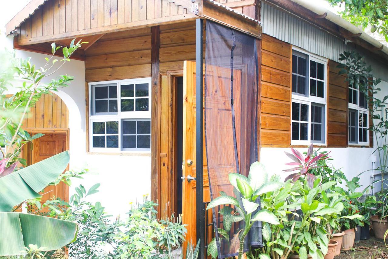 Van Villa Guesthouse نيغريل المظهر الخارجي الصورة