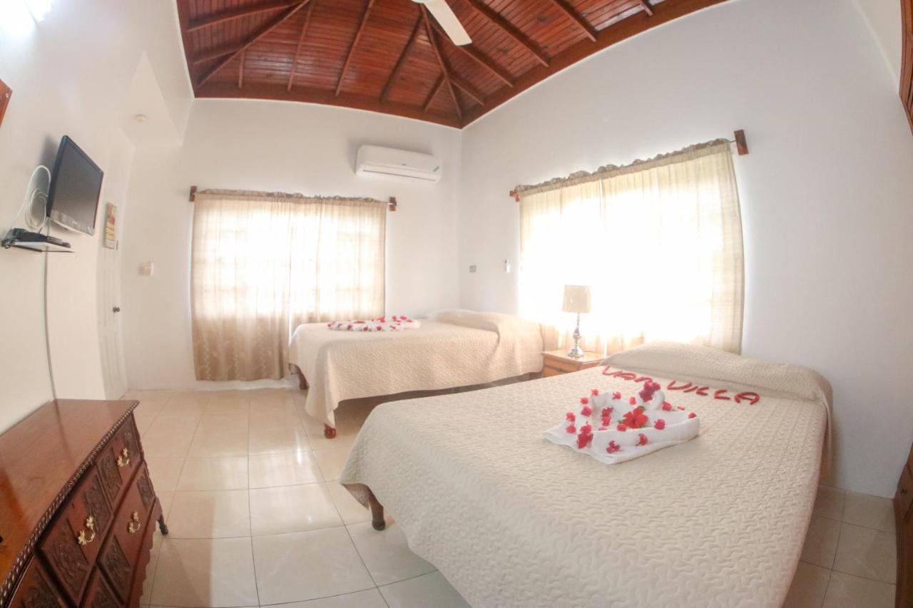 Van Villa Guesthouse نيغريل المظهر الخارجي الصورة