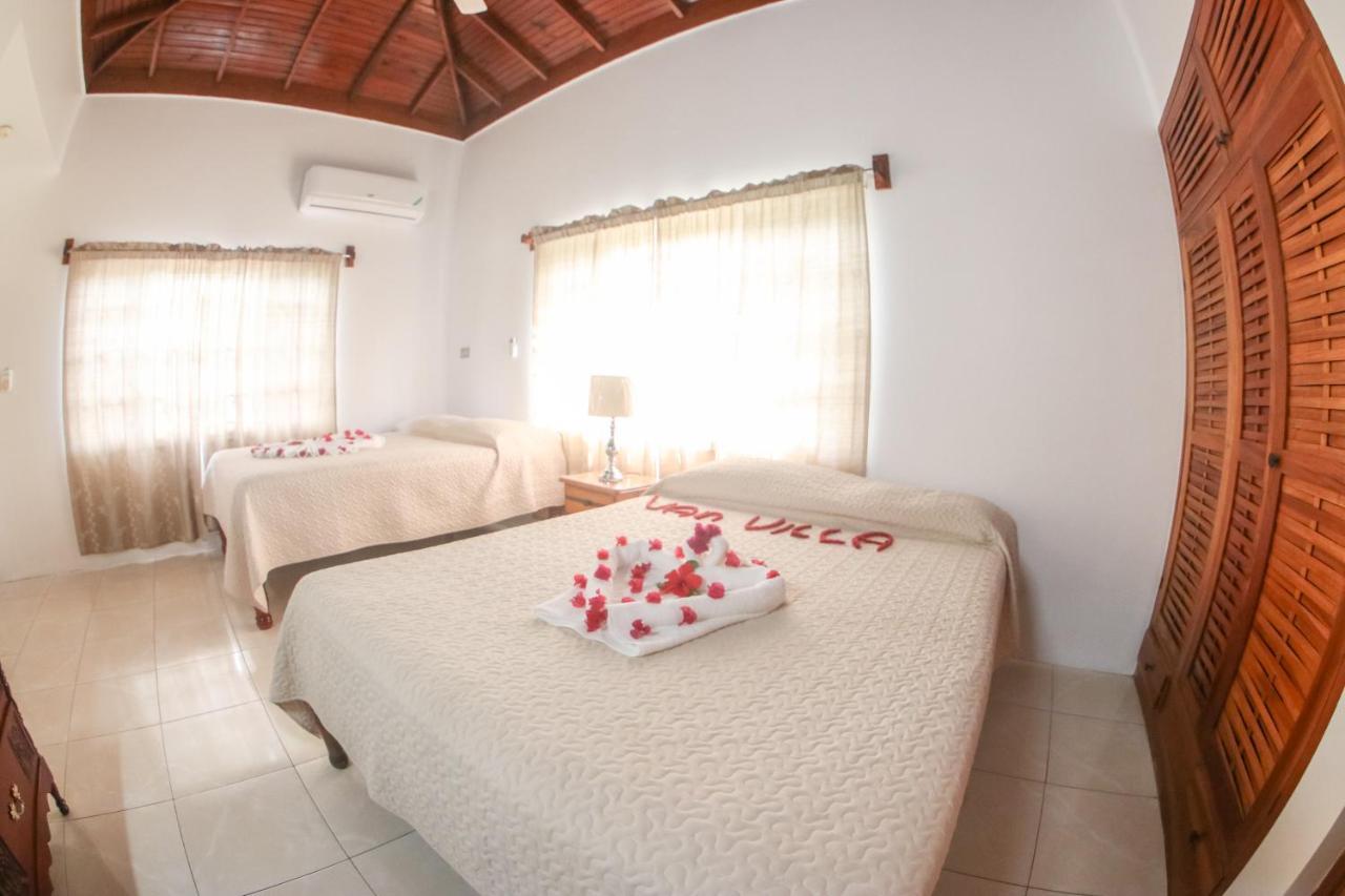 Van Villa Guesthouse نيغريل المظهر الخارجي الصورة