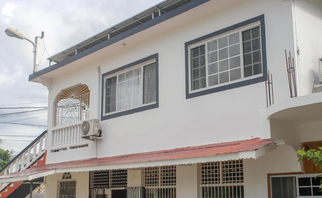 Van Villa Guesthouse نيغريل المظهر الخارجي الصورة