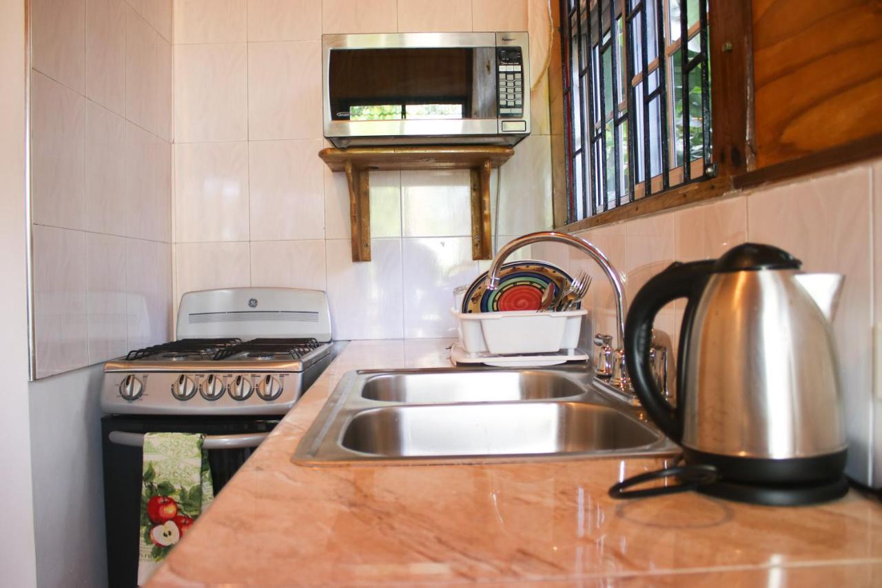 Van Villa Guesthouse نيغريل المظهر الخارجي الصورة
