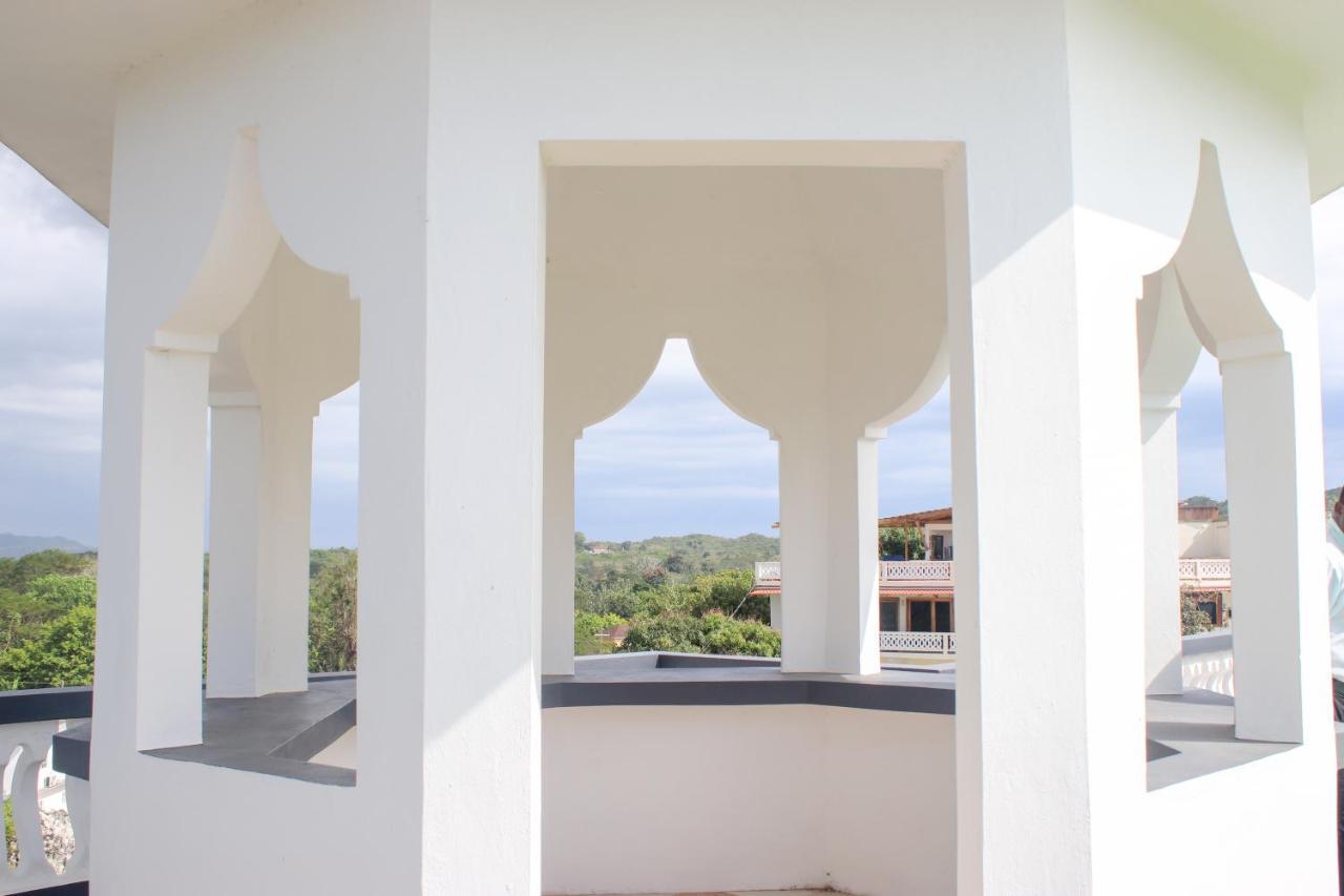 Van Villa Guesthouse نيغريل المظهر الخارجي الصورة